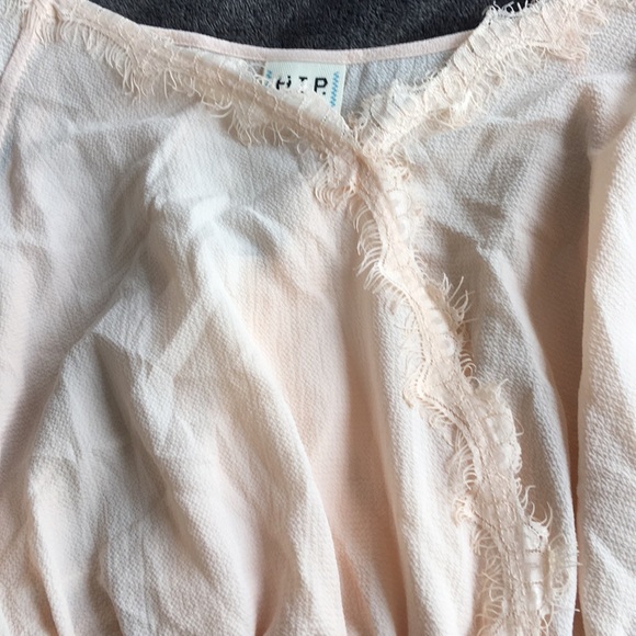 HIP Lace Top - Picture 2 of 6